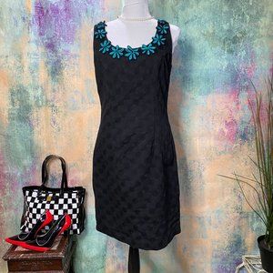 VTG📌Sangria Timeless and Elegant Cotton Dress with Flowers around the Neckline